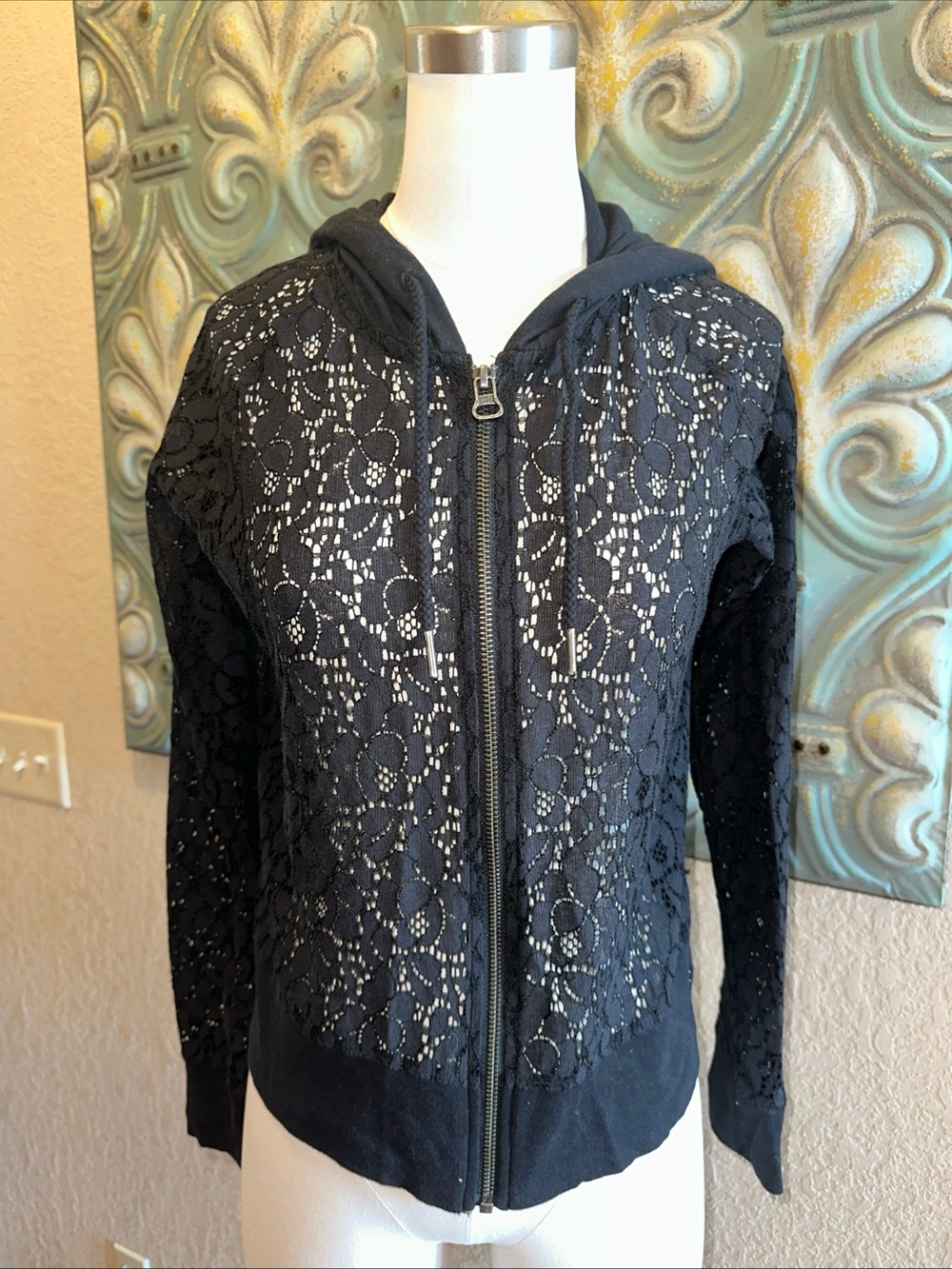Harley-Davidson Contrasting Lace Zippered Hoodie Size M